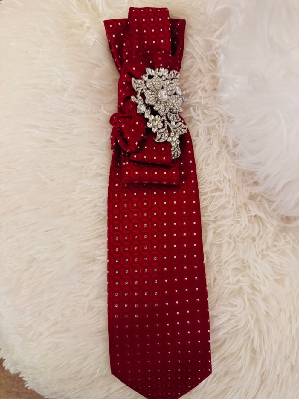 Red Rhinestone Accent Women’s Neck Tie Necklace
